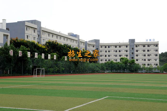 四川省简阳市高级职业中学操场