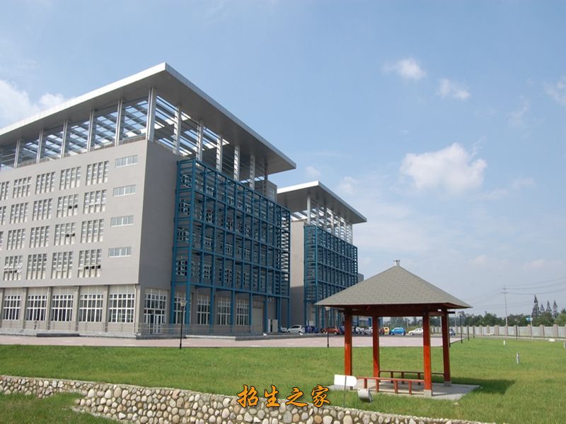 青白江区技工学校（成都技师学院青白江分院）校园一景