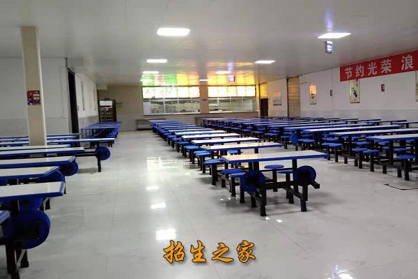 成都融创单招培训学校食堂