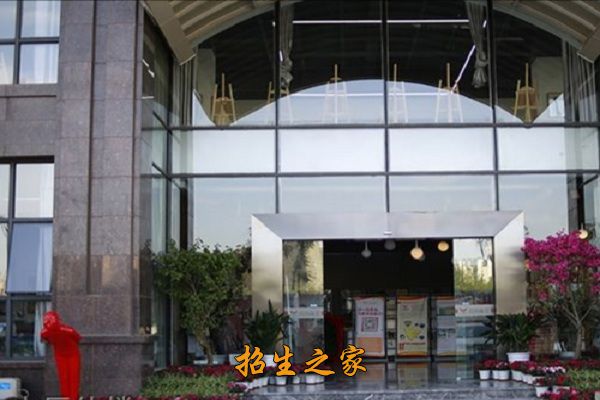 成都首创单招集训中心大厅外楼