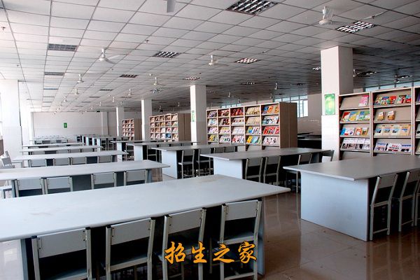 简阳中学图书馆