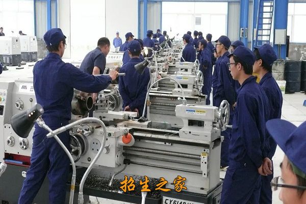 新津县技工学校相册图集