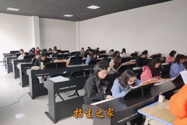 成都艺术职业大学相册图集