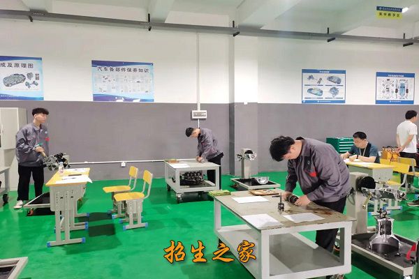 重庆市工业技师学院（重庆市工业高级技工学校）相册图集