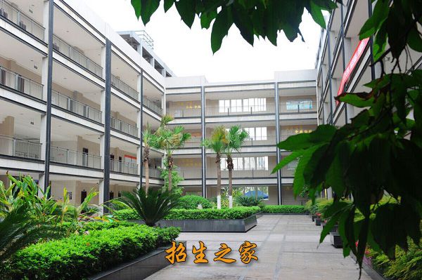 重庆市交通高级技工学校（重庆市公共交通客车驾驶学校）相册图集