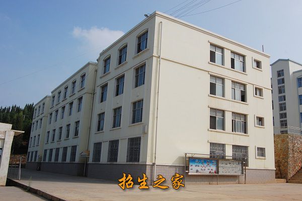 曲靖市师宗职业技术学校相册图集