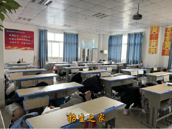 遂宁鸿图电子电路技术职业学校相册图集