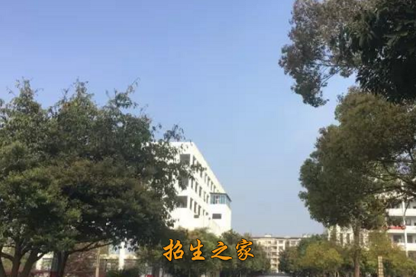 遂宁应用高级技工学校相册图集