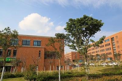 泸州市交通技工学校