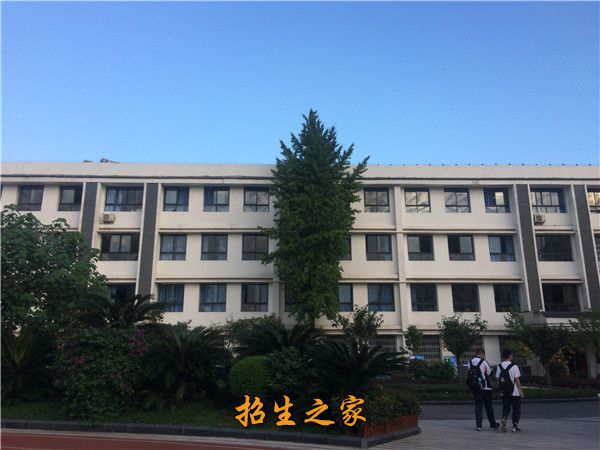 成都市第三十三中学（成都铁中红旗校区）教学楼