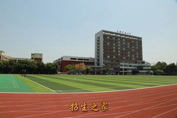 成都高新实验中学操场
