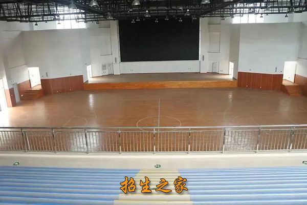 四川省金堂中学室内篮球场