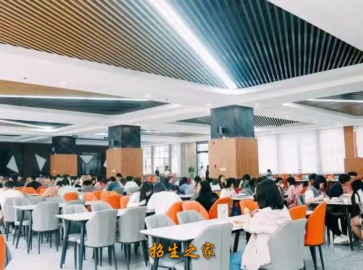 学校食堂