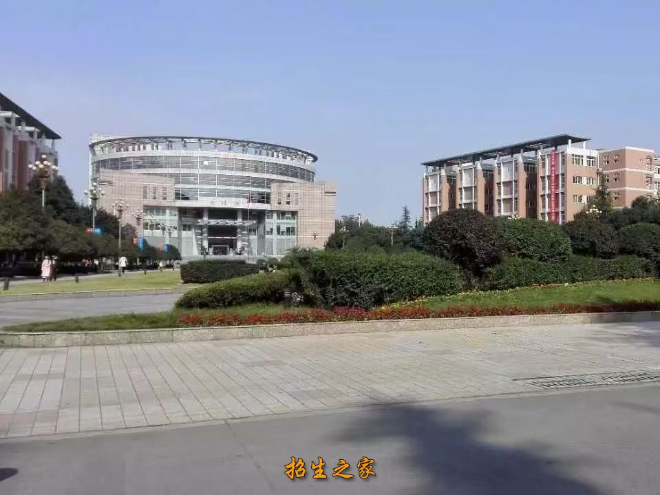 四海艺家学校环境