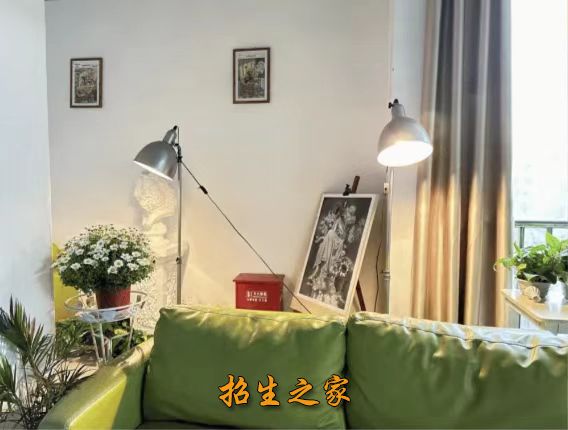 新美考画室室内环境