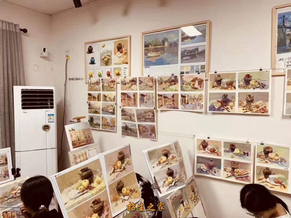 成都大飞天画室小班课堂