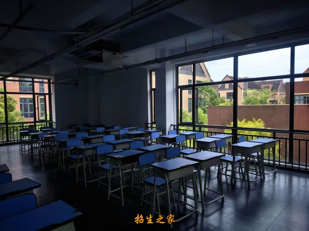 成都美思培训学校教室