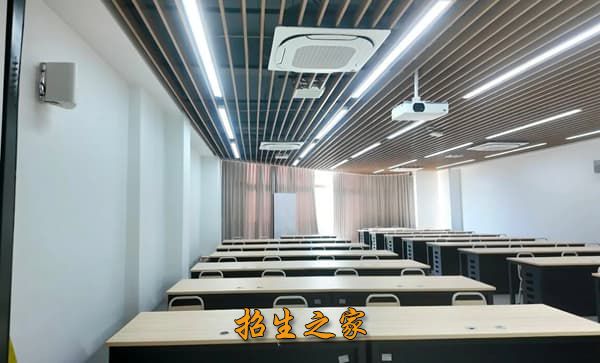成都灿烈教育单招培训学校相册图集