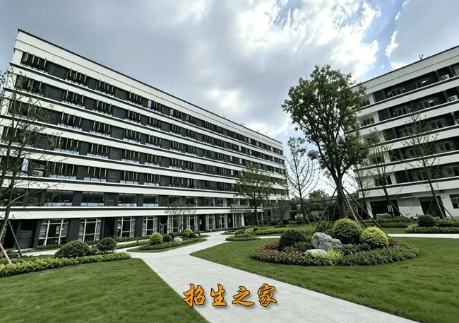 成都大河融创单招集训郫都校区相册图集